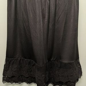 🦥 5/$20 Black Skirt Extender